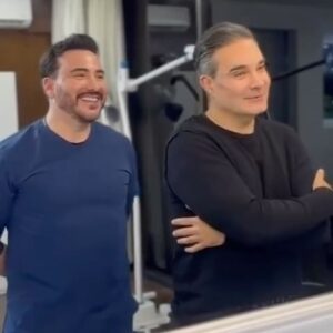 Mauricio Islas Instagram - Subo este video porque es impresionante lo que hace mi amigo y doctor @drhiramelizondo hoy está de moda hacerse armonización facial pero mi querido Dr fue el primero en hacerlo, está es mi segunda armonización y estoy feliz con el resultado, es la mejor forma de prevención y sin que te cambie el rostro, el resultado ustedes lo pueden ver es increíble, te rejuvenece tus propias facciones, bueno que les puedo decir, si no quieres hacerte nada invasivo está es la mejor solución y de mando del mejor @drhiramelizondo en su clínica @klinikvelh