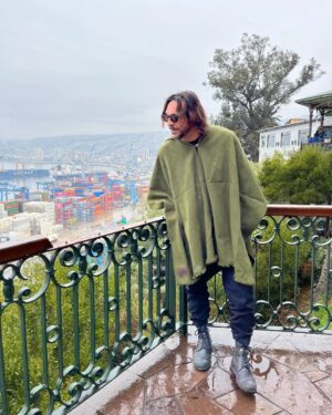 Mauricio Jürgensen Instagram - Seguimos aplanando las calles de Valparaíso para hacer nuestro recorrido @joyasdevalpo de este 2024. Esta vez nos fuimos a uno de los paseos más tradicionales del Puerto Principal. Lo reconocen?
Este jueves estrenamos un nuevo capítulo de Joyas. L@s esperamos!

Producción y fotos: @rod.audiovisual
La canción es del grupo chileno Capablanca (Santiago, 1970-1976).

@optica_roloiceroni
@nixon_chile
@rayachile.cl

#patrimonio #valparaíso #cultura #porteñista #programa #periodismo #panorama #joyadelpacifico #nosehabladebruno