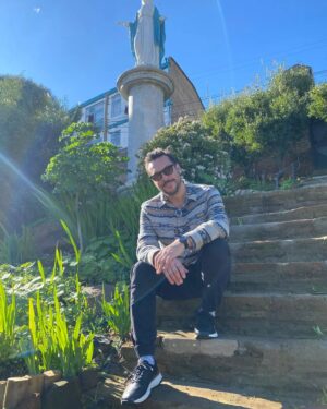Mauricio Jürgensen Instagram - Seguimos aplanando las calles de Valparaíso para hacer nuestro recorrido @joyasdevalpo de este 2024. Esta vez nos fuimos a uno de los más inexplorados barrios del Puerto. ¿Sabían de la existencia de este parque?
Esta semana estrenamos un nuevo capítulo de Joyas. L@s esperamos!

Producción: @elevense.rap y @tomasflojo.
La canción es de Marco Antonio Solís.

@nixon_chile
@florsheimcl
@wild_lama

#patrimonio #valparaíso #cultura #porteñista #programa #periodismo #panorama #joyadelpacifico