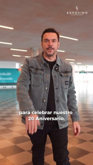 Mauricio Jürgensen Instagram - Todo listo para el ANIVERSARIO de ExpoVino y tenemos un concurso para ti ¡Ven celebrar nuestras 20 ediciones 🍾🎉🍷!

Pero antes de eso ☝️ , les queremos comentar que ya comenzó la cuenta regresiva para la tan esperada fiesta del vino en la V. En esta oportunidad volvemos a TP Valparaíso, espacio que destaca por su gran tamaño, hermosa vista al mar y por supuesto, por la gran pista de baile que se arma al avanzar la noche💃🕺

Para esta edición vamos a contar con: 
🗣   100 expositores de todo Chile
🍷 Catas guiadas de vinos excepcionales junto a nuestros sommeliers
🍹 Clases de coctelería junto a @ecosilence
🥩 8 destacados restoranes de la región
🎶 DJ Set y un gran Show de música en vivo cada día
🎉 Grandes sorpresas y…. ¡LA GRAN FIESTA EXPOVINO!

Si aún no tienes tu entrada, solo debes ingresar a www.expovinoygastronomia.cl y adquirir todas las que necesites.

CONCURSO: ¿Quieres ganar entradas para el aniversario 20 de Expovino? Vamos a sortear 2 TICKETS DOBLES, para participar solo debes comentar por qué te gustaría asistir al evento, etiquetando a un amigo.

🏆 Los ganadores serán anunciados el viernes 5 de julio a través de nuestras redes sociales.

Concurso finalizado
Ganadores:
@catacatalinda 
@beatrizramirezboop 
 
📅 Fecha: 19 y 20 de julio
📍 Lugar: TP Valparaíso
⏰ Hora: 19:00 - 03:00

#concursochile #vregión #chilegram #fiestadevino #expovino #chile #regióndevalparaíso