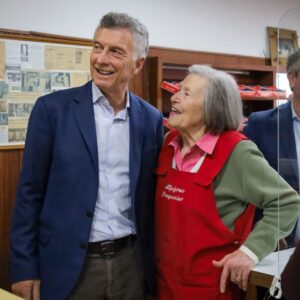 Mauricio Macri Instagram - Hoy en Pergamino! Acompañando al intendente Javier Martínez y charlando con todos los pergaminenses que se acercaron cariñosos a saludar.