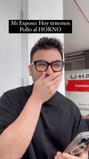 Mauricio Mejía Instagram - Sin lentes ❤️‍🔥 Con lentes 😂 jajaja