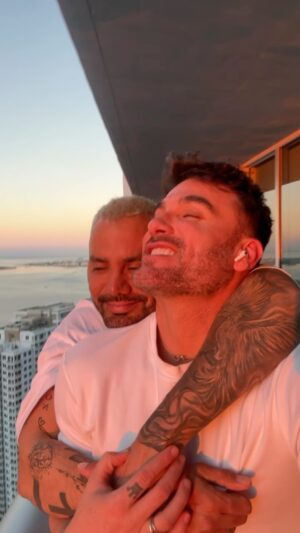 Mauricio Mejía Instagram - Amor mío, @eguzmann te amo con todo mi corazón ♥️ un 2023 lleno de muchas emociones, arriba, abajo y juntos, de la mano y con los corazón latiendo a todo! Te amo y te deseo un 2024 lleno de historias hermosas y sueños para cumplirlos. Te amo 
Y a ti que me lees, que el amor no te falte, que conectes con esa persona y caminen juntos, como un gran equipo ❤️