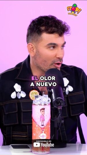 Mauricio Mejía Instagram - Con amigas cómo @pollitotropical para que quiero enemigas 😂 (así te llevas con tus amigos? 🙊) #humor #podcast #StopPodcast