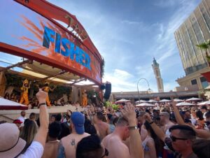 Mauricio Miguel Instagram - saturday vegas photodump;
(What a day to be alive).