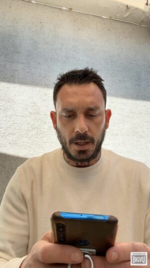 Mauricio Pinilla Instagram - 🎉📱✨ Jugué la NAVIDAD MILLONARIA en Latamwin, ¡60 millones en juego! 🎮💰 Finaliza el 3 de enero, ¡participa por premios de hasta 5 millones! 🚀🎁 Usa mi código PINIGOL y recibe 5 luquitas gratis. 🤑🔥 Empieza el 2024 ganando con @latamwin , ¡sabes, apuestas, ganas! 🌟 #Latamwin #NavidadMillonaria #JuegoYGana