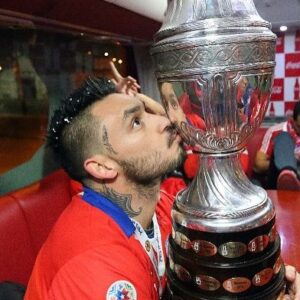 Mauricio Pinilla Instagram - Memories … 😎 siempre es bueno recordar de donde venimos y quienes somos 😜