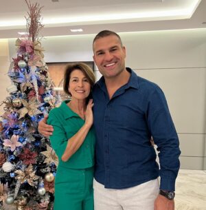 Maurício Rua Instagram - Parabéns pra essa vovó mais linda, mais sarada e mais dedicada aos filhos e netos.
Te amo mãe.
@clementinamilani