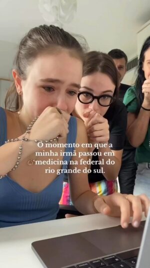 Maurício Rua Instagram - Que emoção ver uma pessoa realizando um sonho, depois de tanto esforço, dedicação e sacrifícios vem a recompensa.
🙏🙏🙏🙏🙏