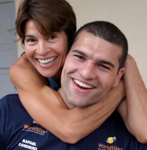 Maurício Rua Instagram - Parabéns pra essa vovó mais linda, mais sarada e mais dedicada aos filhos e netos.
Te amo mãe.
@clementinamilani