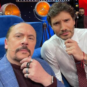 Maurizio Casagrande Instagram - Stasera tutto è possibile?
Chissa?! 
Trova il difetto che si nasconde in questo scatto e scrivilo nei commenti. 🧐

#staseratuttoèpossibile #rai2 #mauriziocasagrande #funny #divertimento #ridere