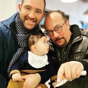 Maurizio Casagrande Instagram - Non mi è chiaro se ho conquistato un nuovo fan o se sta solo cercando di capire che cosa sono ❤️

#fun #divertimento #risate #actor #mauriziocasagrande