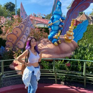 Maurizio Merluzzo Instagram - La gioia di incontrare Capitan Libeccio è stata incontenibile!

Esperienza incredibile la mia prima volta a Disneyland Paris! Un sacco di bella gente e bella compagnia, grazie a Disney per questa avventura!

Sono stato felice come un bimbo!

@disneyplusit @disneyit

I divini abiti d'oro sono di @collinimilano 
Stylist @nadia.baiardi 

#invitedby #disney