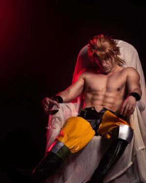 Maurizio Merluzzo Instagram - Mi sono ricordato di questo Cosplay di Dio Brando che feci tempo fa!

E voi ricordate quanto pane avete mangiato? 😈

Ph @haldebrand 
Cosplay @ambra_pazzani

Codice sconto PROZIS MERLUZZ10

#cosplay #diobrando #jojo #sponsoredbyprozis