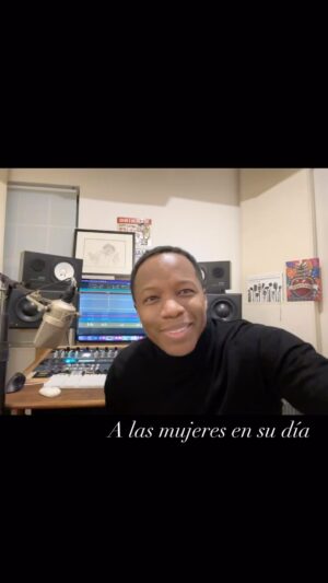Mauro Castillo Instagram - Feliz Día mujeres. Respeto admiración y cariño de mi parte 😍❤️