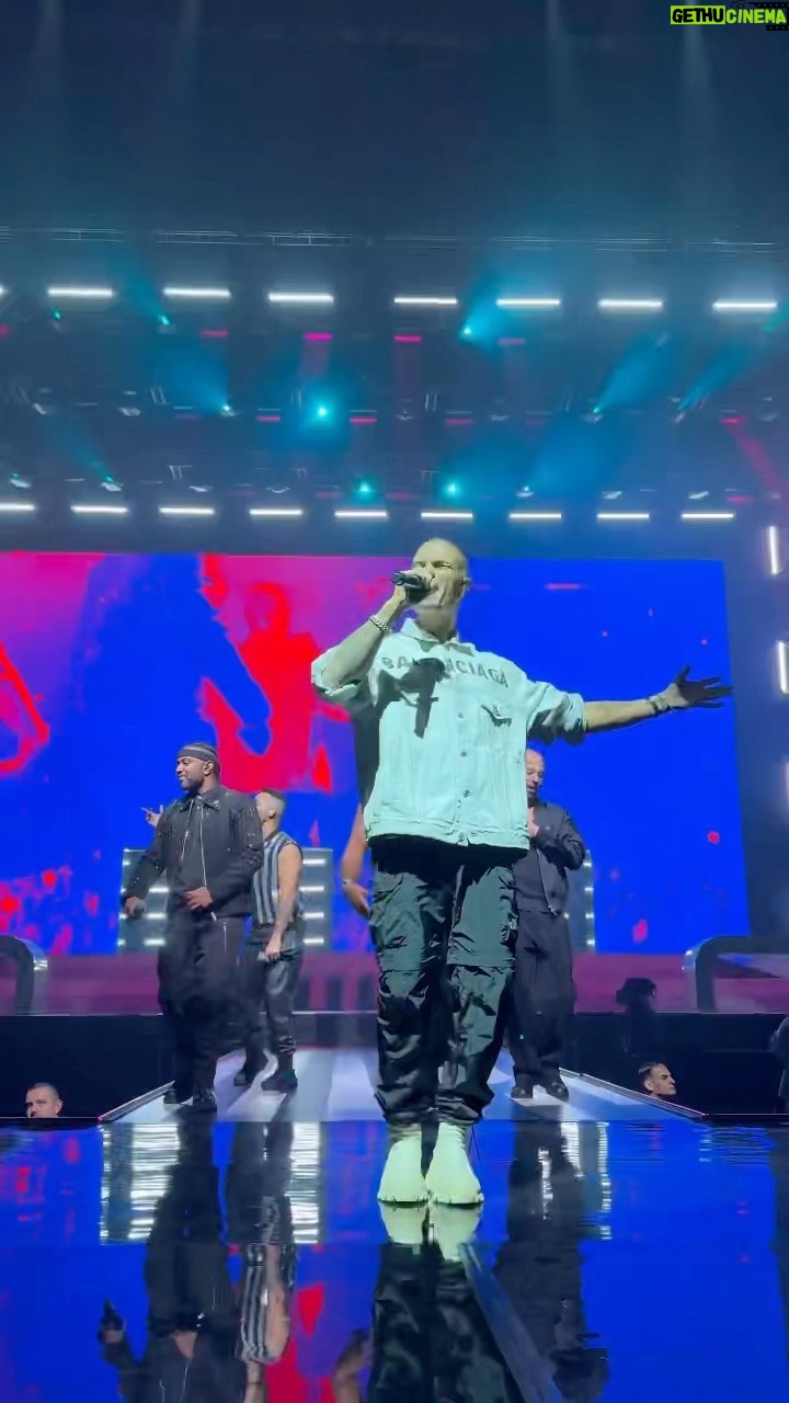 Max George - 20.3K Likes - A night to remember. Thank you @jlsofficial for having me.. your team.. and of course.. Your Manchester fans. So much love in one room.💙
