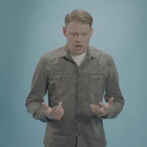 Max Giermann Instagram - Um es mit Kinski zu sagen: „Das sind doch alles Wahnsinnige, Mensch! Einsperren müsste man die ja!!“

Last One Laughing. Die zweite Staffel. Ab 01.10. bei @primevideode. #LOLDE #LastOneLaughing