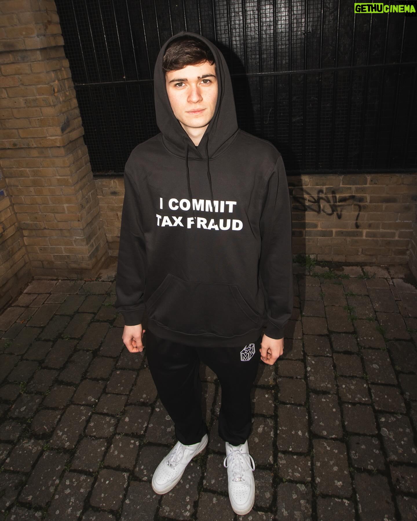 Max Mills - 4.3K Likes - Would you wear this out in public? I know Jimmy Carr wouldn’t..