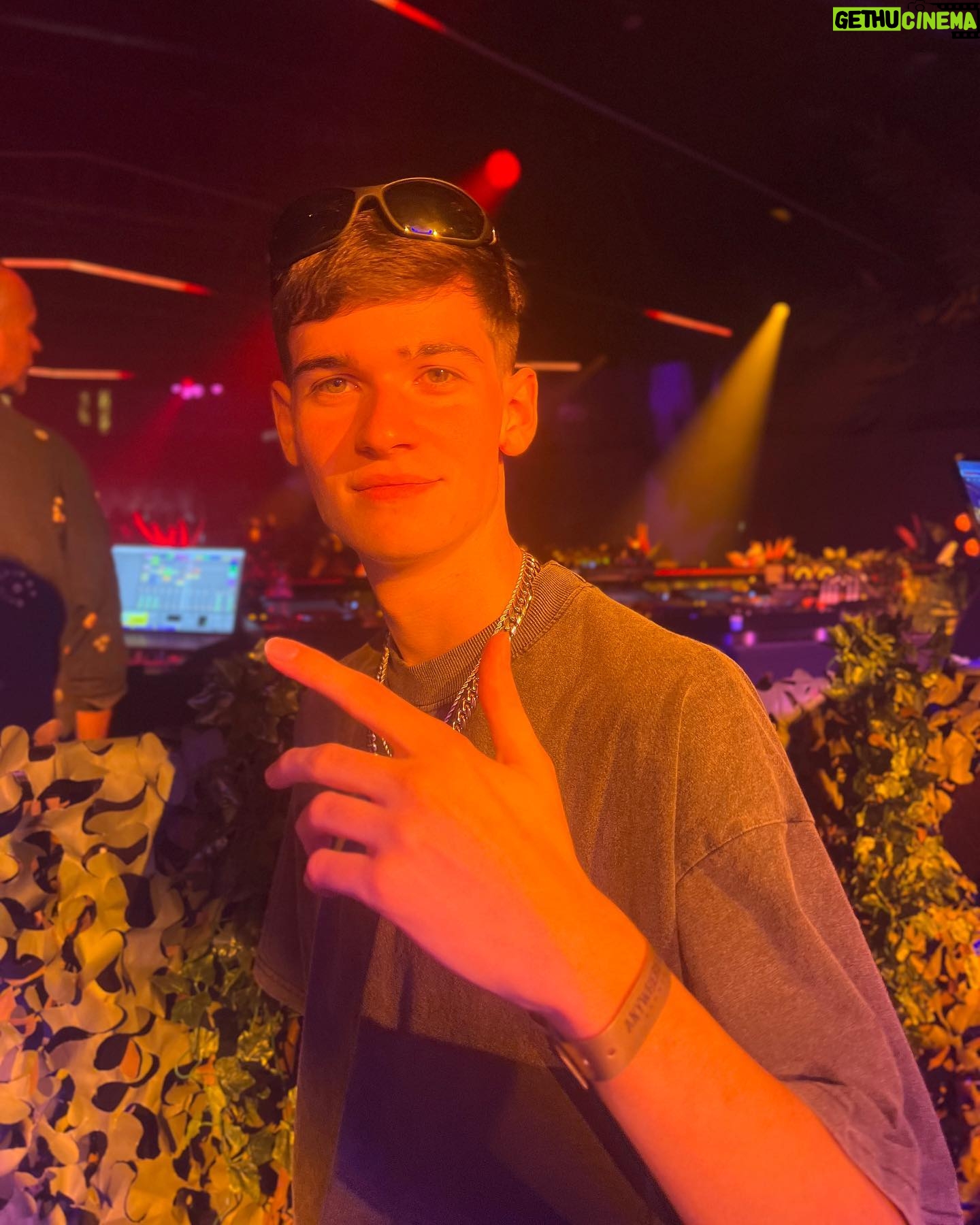 Max Mills - 5.1K Likes - Apparently I looked ‘shady’
I’m so sorry deleting my account as we speak