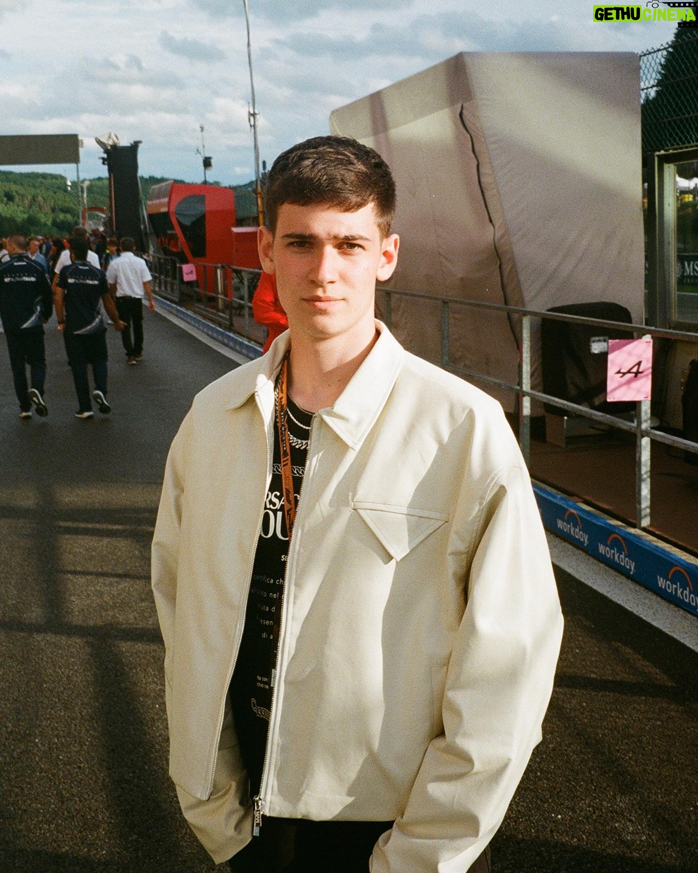 Max Mills - 4.6K Likes - Belgium on film: (with a bonus trophy selfie at the end)