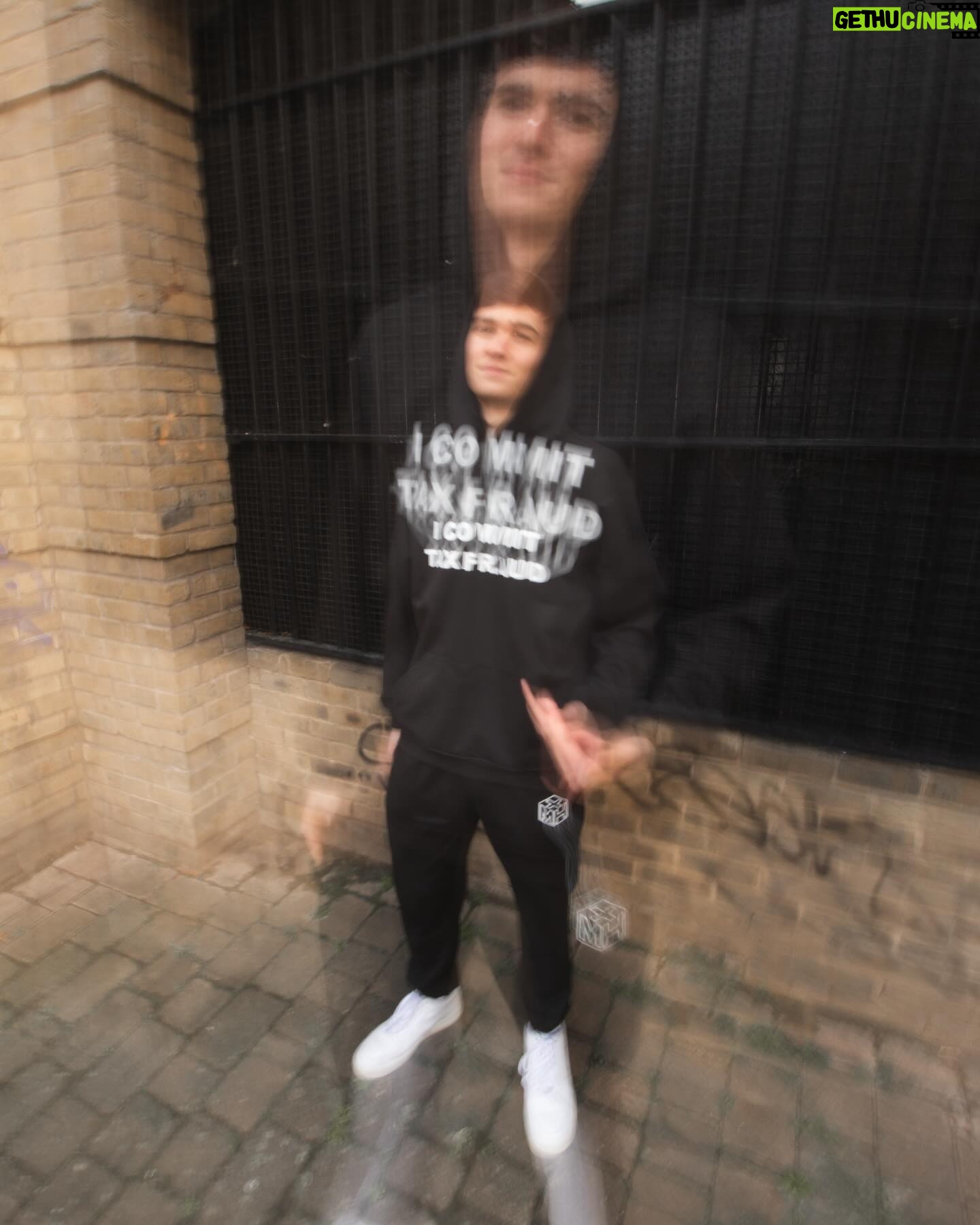 Max Mills - 4.3K Likes - Would you wear this out in public? I know Jimmy Carr wouldn’t..