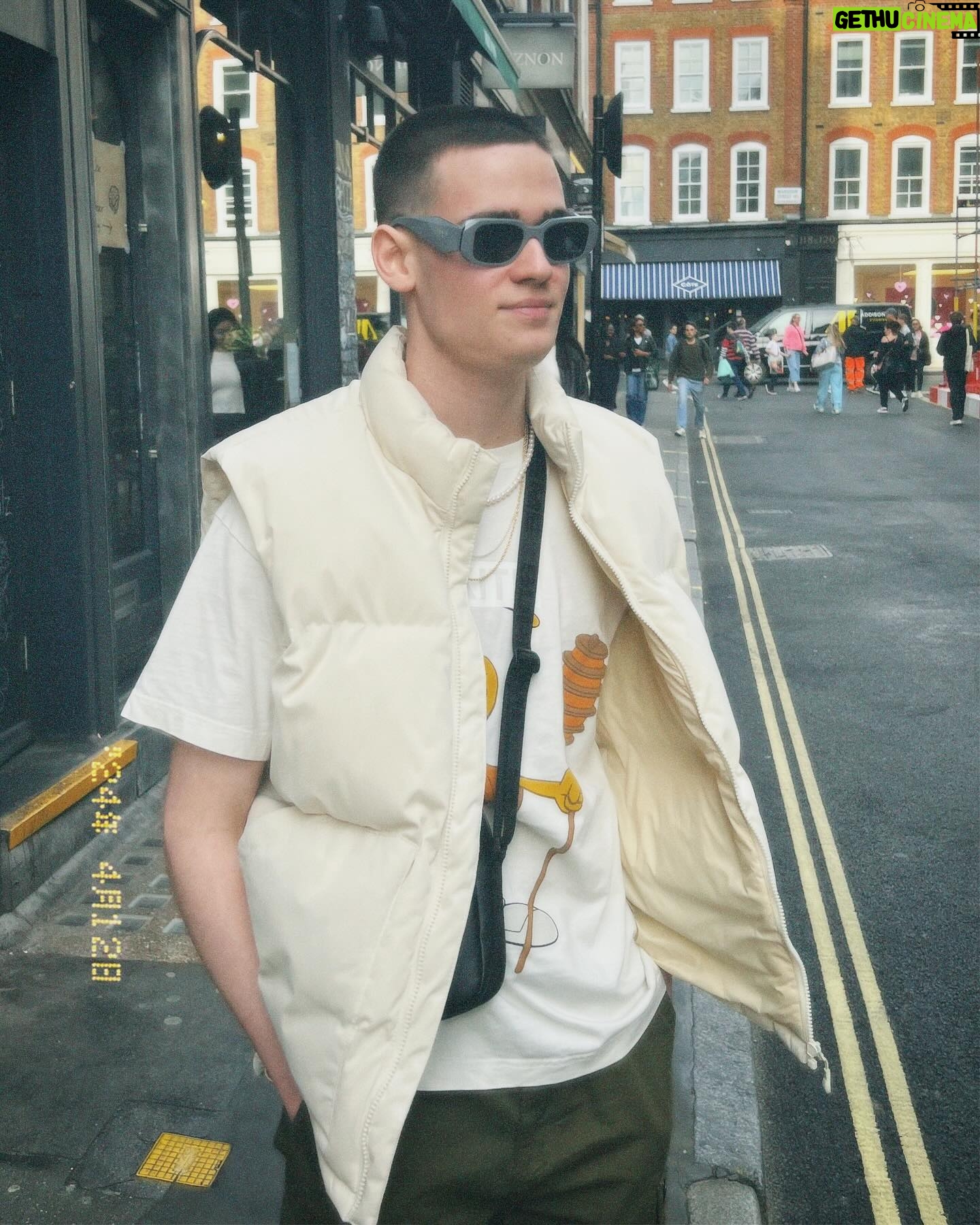 Max Mills - 3.7K Likes - Man like Jo in the streets (swipe to see Jo)