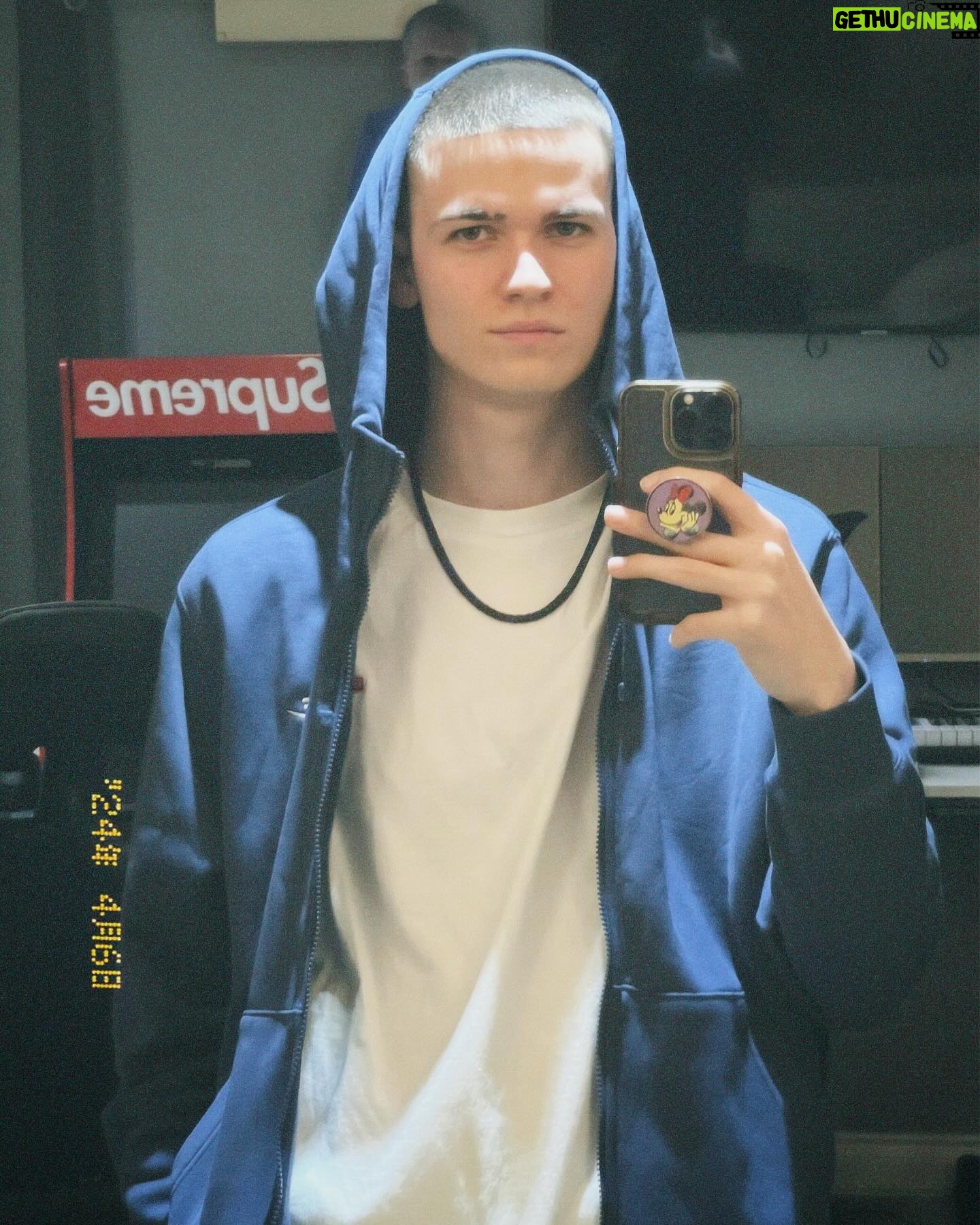 Max Mills - 9.1K Likes - It’s Britney bitch