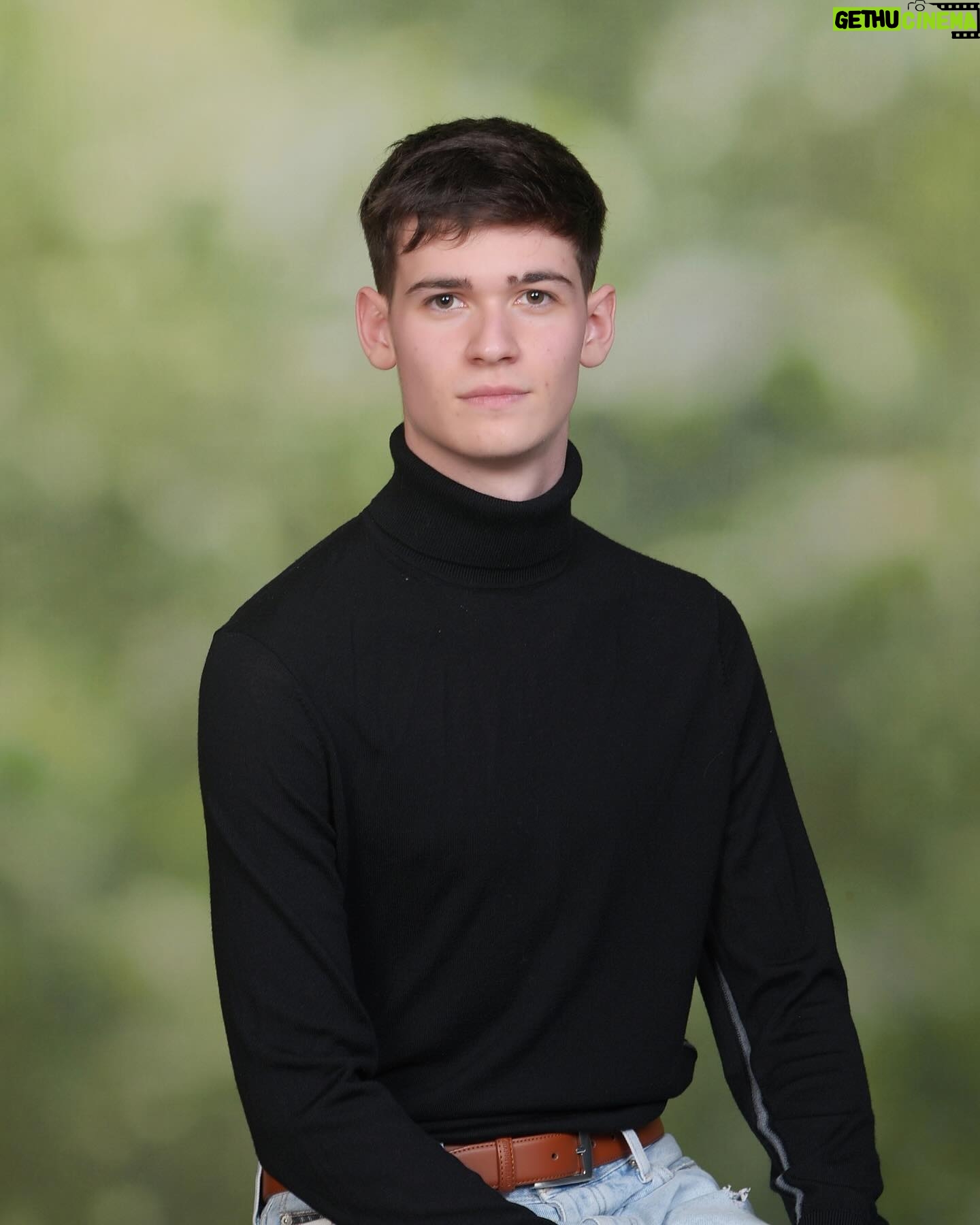 Max Mills - 12.2K Likes - Georgia got us looking like we’re about to pitch the iPod..