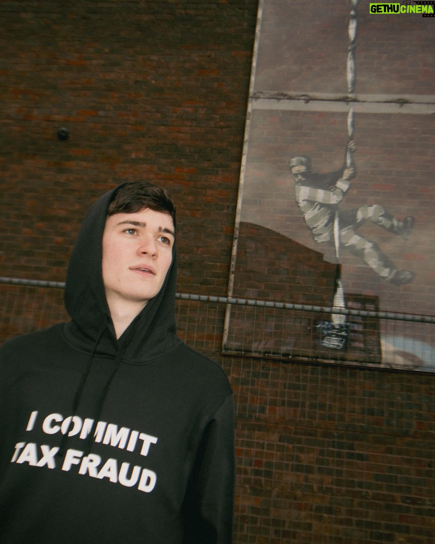 Max Mills - 4.3K Likes - Would you wear this out in public? I know Jimmy Carr wouldn’t..