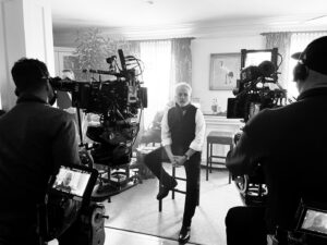 Max Minghella Instagram - The first 2 episodes of The Handmaid’s Tale s5 are now streaming on @hulu 
Directed by 👑 @elisabethmossofficial