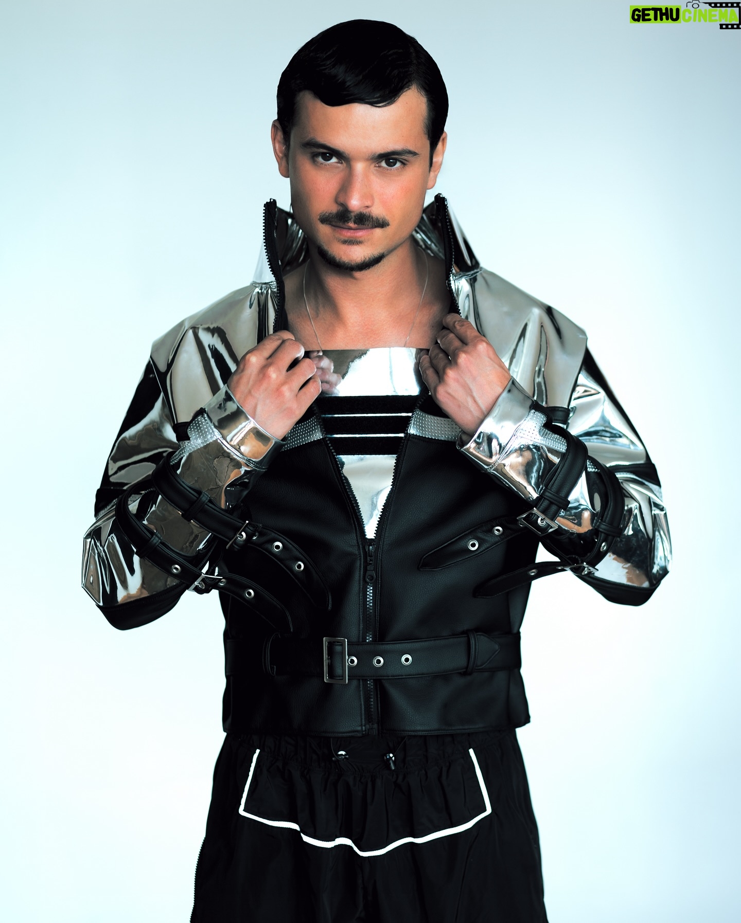 Max Petterson - 33.1K Likes - ⚡️
📸 @jrfranch
Full look - Tanguy Michel @tanguymichel
Stylist: @boudayluca