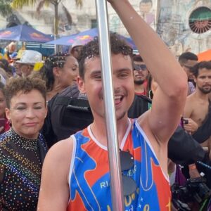 Max Petterson Instagram - Que energia incrível que é o carnaval de Olinda! É quente, caótico, mas é bom! Hahaha! Obrigado @nocasomila e @blocounidospelaansiedade e @riachuelo pela experiência incrível! ♥️🔥