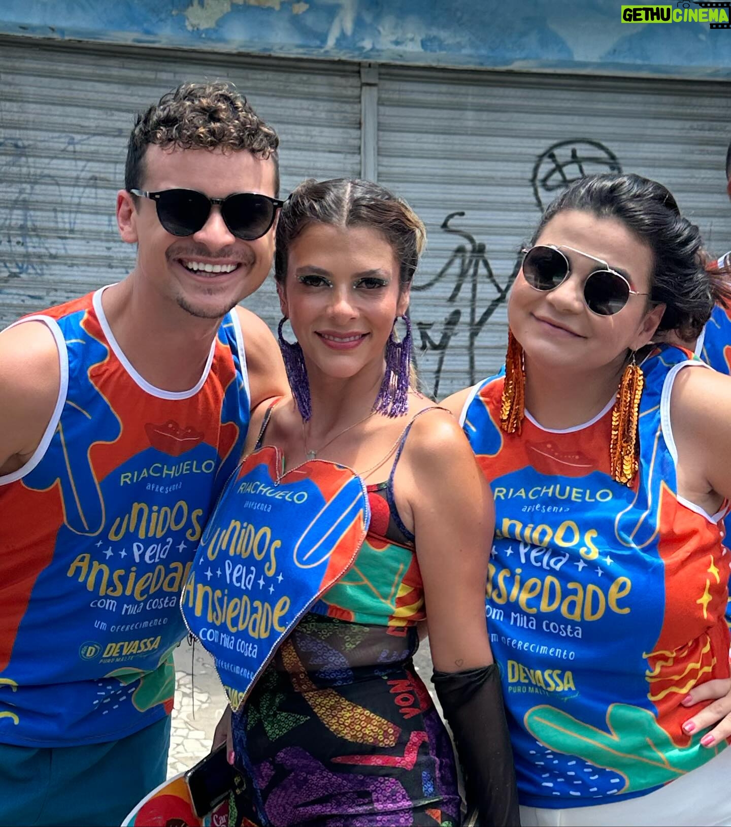 Max Petterson - 46K Likes - Que energia incrível que é o carnaval de Olinda! É quente, caótico, mas é bom! Hahaha! Obrigado @nocasomila e @blocounidospelaansiedade e @riachuelo pela experiência incrível! ♥️🔥