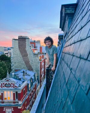 Max Petterson Instagram - São 9 anos de Paris e toda uma vida de Brasil nos couros! ♥️