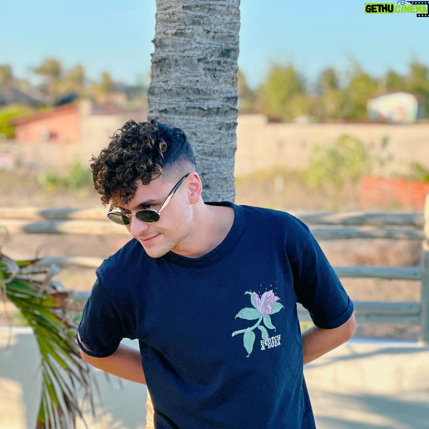 Max Petterson - 82.2K Likes - 30 anos e eu quase rapo a cabeça toda.