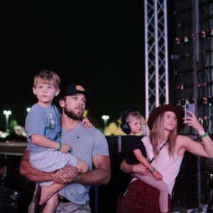 Max Thieriot Instagram - So great seeing u guys @jonpardi and @summer_pardi !!! Thanks for having our crazy crew and spoiling our littles with their first concert experience! You guys are the best ❤️