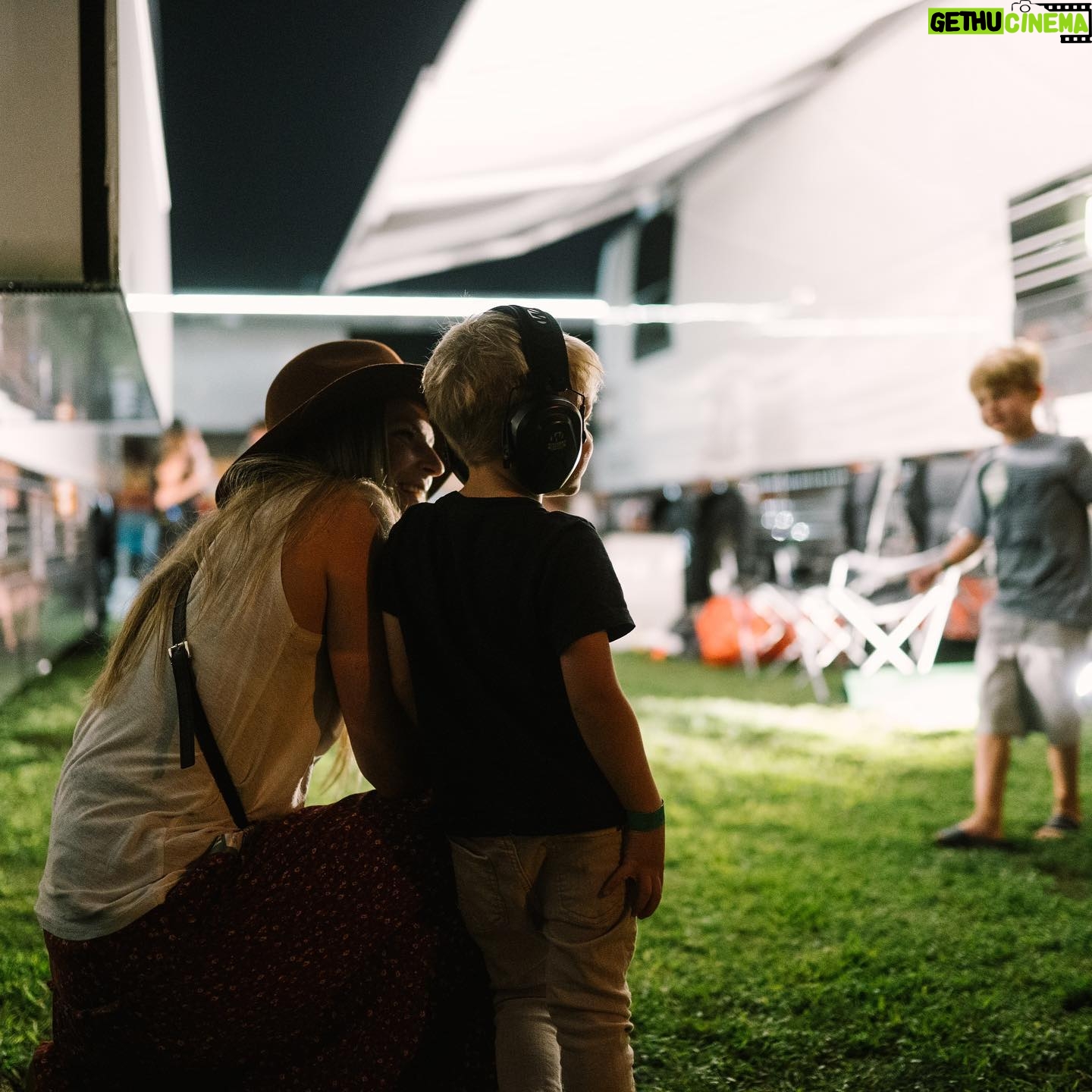 Max Thieriot - 27.5K Likes - So great seeing u guys @jonpardi and @summer_pardi !!! Thanks for having our crazy crew and spoiling our littles with their first concert experience! You guys are the best ā¤ļø