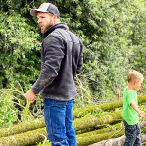 Max Thieriot Instagram - Wranglers ✅ American AgCredit jacket ✅  Sawdust in the beard ✅ little boy with a “super rad”, home barbershop mohawk ✅ #tellmeyouliveinthecountrywithouttellingmeyouliveinthecountry  #countryboycansurvive #dadbod #raisethemoutdoors
