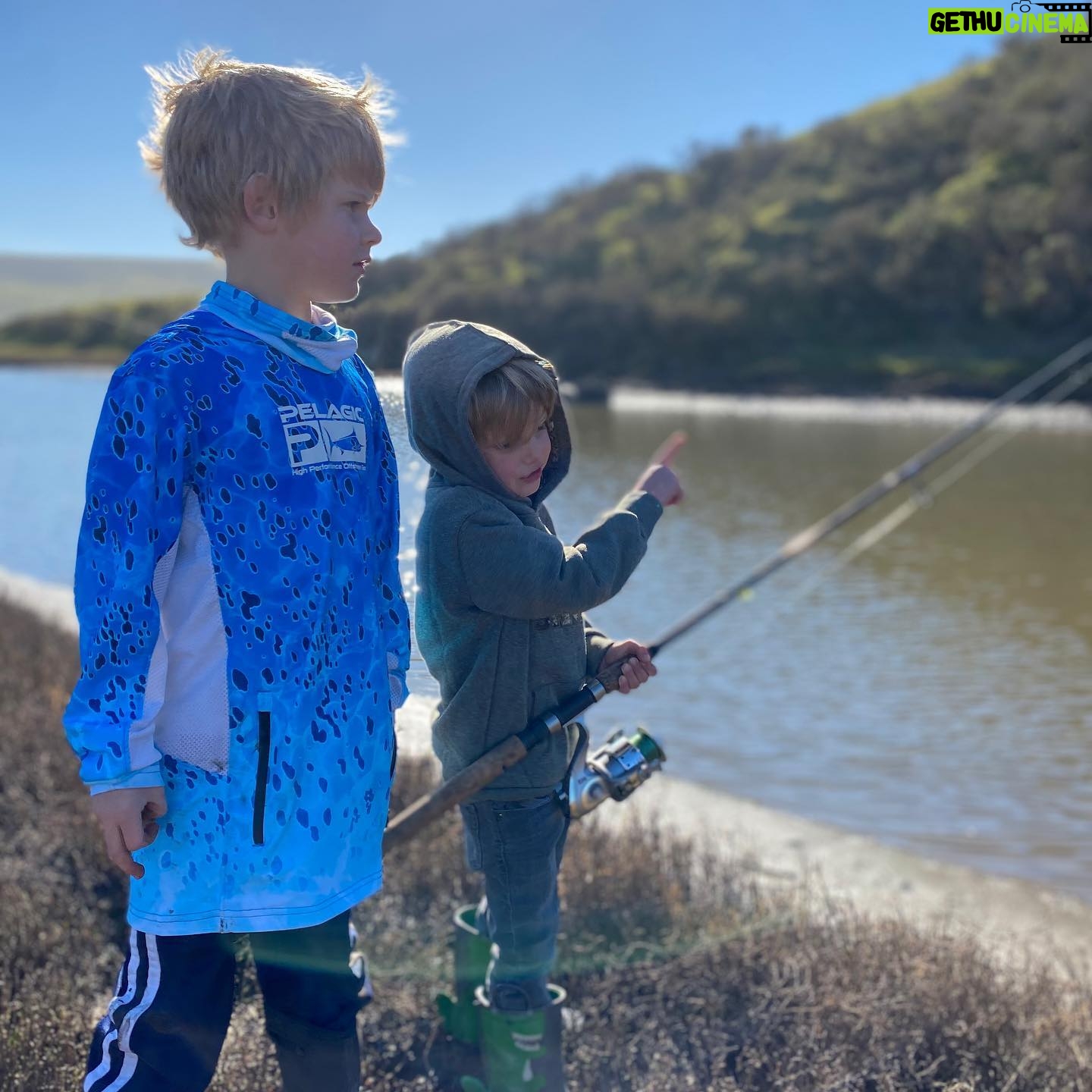 Max Thieriot - 30.3K Likes - āThank God Iām a Country Boyā #raiseemoutdoors #countryliving #fishing