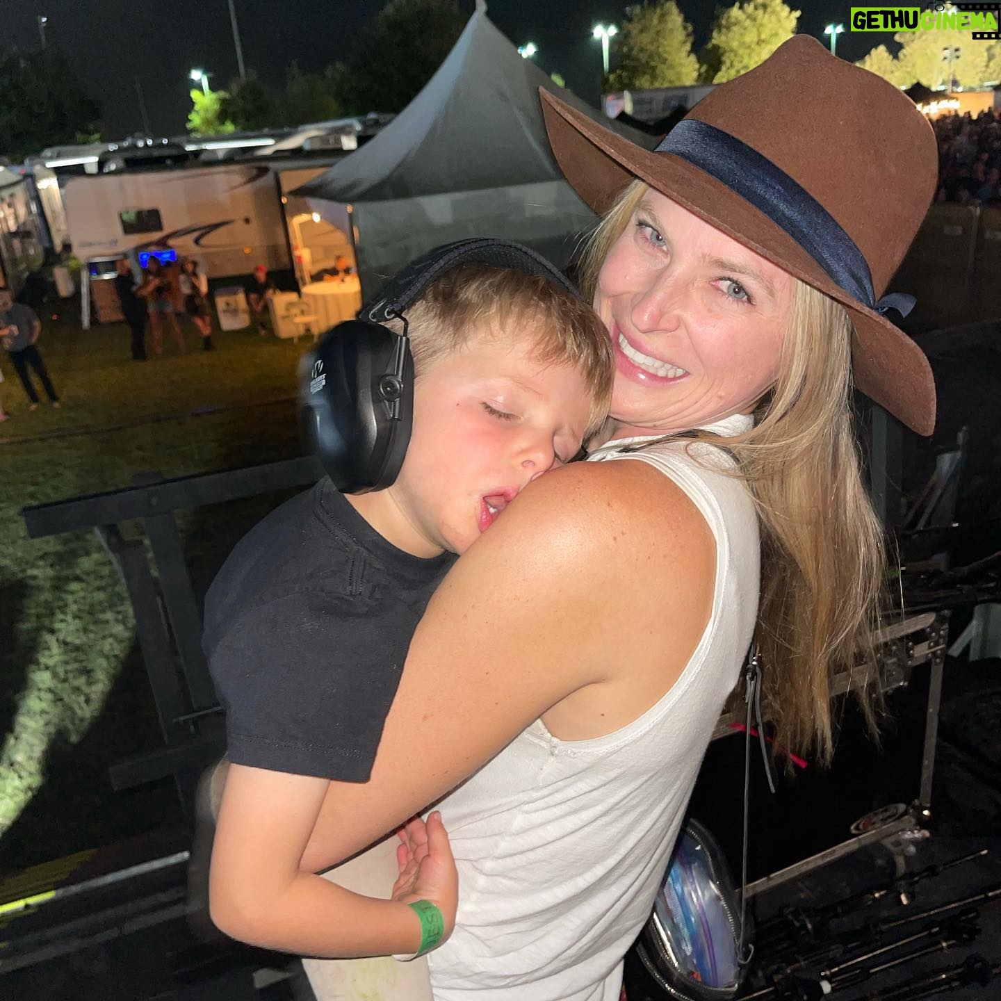 Max Thieriot - 27.5K Likes - So great seeing u guys @jonpardi and @summer_pardi !!! Thanks for having our crazy crew and spoiling our littles with their first concert experience! You guys are the best ā¤ļø