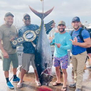 Max Thieriot Instagram - Epic trip catching giant bluefin tuna with this motley crew!!! Sushi time baby!!!!!! Thanks @chadmendes @finzandfeatherzguides @shogunsportfishing for the awesome adventure !!! 🍣🙌