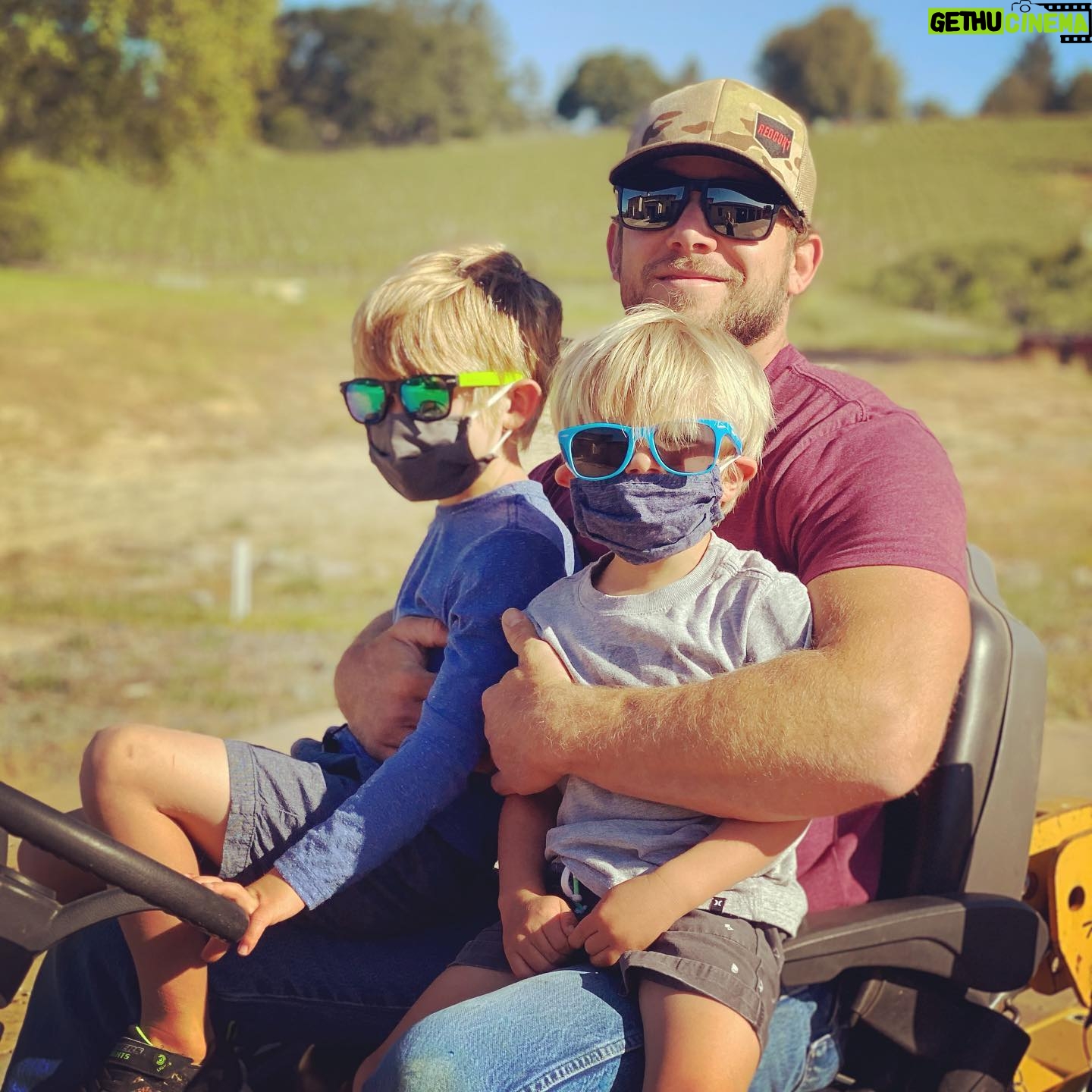 Max Thieriot - 23.2K Likes - Me and the dudes gettin some mowin done šŖš little masks and glasses to help w allergies and dust from the mower. #letsride #grasscutting #ranchlife #countryliving