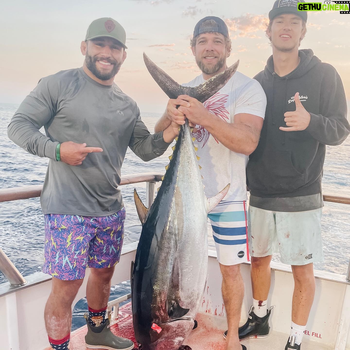 Max Thieriot - 23.4K Likes - Epic trip catching giant bluefin tuna with this motley crew!!! Sushi time baby!!!!!! Thanks @chadmendes @finzandfeatherzguides @shogunsportfishing for the awesome adventure !!! š£š
