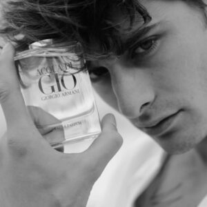 Maxence Danet-Fauvel Instagram - Acqua Di Gio Eau de Parfum, la nouvelle interprétation de la fragrance iconique de Giorgio Armani.

Film director @boulawayne
Photograph @olivloz
Stylism @giorgioarmani

#AcquaDiGio
#fragrance
@armanibeauty 
@sephorafrance