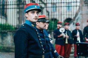 Maxence Danet-Fauvel Instagram - Fier de vous présenter Colin De Renier, jeune Saint-Cyrien dépêché au front avec son régiment pendant les premières semaines de la guerre en 1914.

Les Combattantes - ce soir à 21:10 sur @tf1 

Merci à Alexandre Laurent et Iris Bucher pour leur confiance. Merci à mes soldats et camarades de guerres. Merci à toute l’équipe. Merci la vie pour cette expérience hors du commun. On y a mis nos cœurs et nos tripes, j’espère que vous le ressentirez. 

Go.