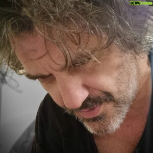 Maxi Ghione Instagram - Algún día voy a robarle a la muerte lo que me quitó. 
Algún día le regalaré a la vida lo que no me dio.
Y todas las tabas se darán vuelta y todas las palomas comerán de mi mano y me mearé encima y dormiré mucho.