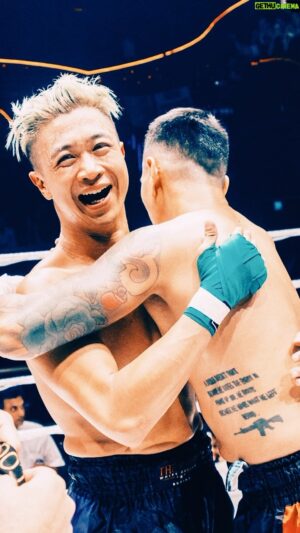 Maxi Lim Jun Liang Instagram - FIGHT HIGHLIGHTS 💪🏻

🎥: @evolvemma 

Thank you @chargesg_fuel @tbginteriordesign @starfitnessgroup @fabulousaesthetics @henhaomedia @theringwhitecollarboxingshow 

#boxing #mma #evolvemma #boxer #fight #martialarts