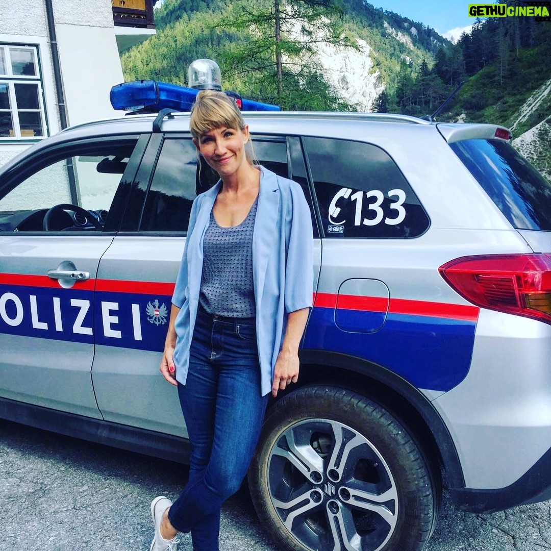 Maxi Warwel - 767 Likes - Ein, zwei (P)olizei!
Heute abend geht es wieder los!! Hauptkomissarin Pollath ermittelt! Ick freu ma!! #diebergretter #zdf #20:15uhr #jubiläumsstaffel #vorfreude @diebergretter_offiziell