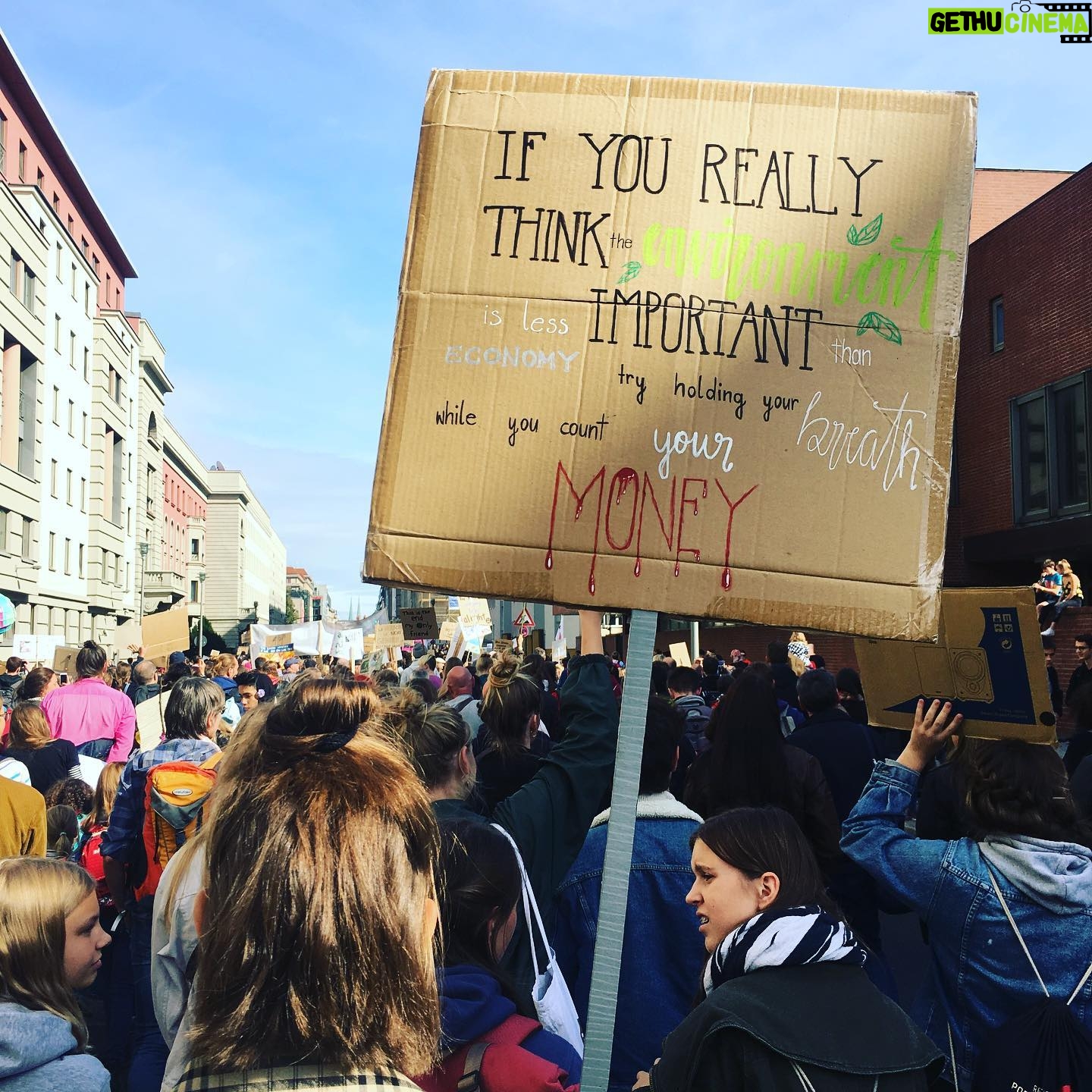 Maxi Warwel - 665 Likes - word. #fridaysforfuture #allefürsklima #wirsindhierwirsindlautweilihrunsdiezukunftklaut