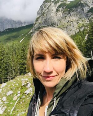 Maxi Warwel Instagram - weil ich diese wundervolle natur beschützen will...🙏 ich bin morgen um 12uhr in berlin dabei! und du? #fridaysforfuture #klimastreik #klimakrise #wirmüssenhandeln #allefürsklima